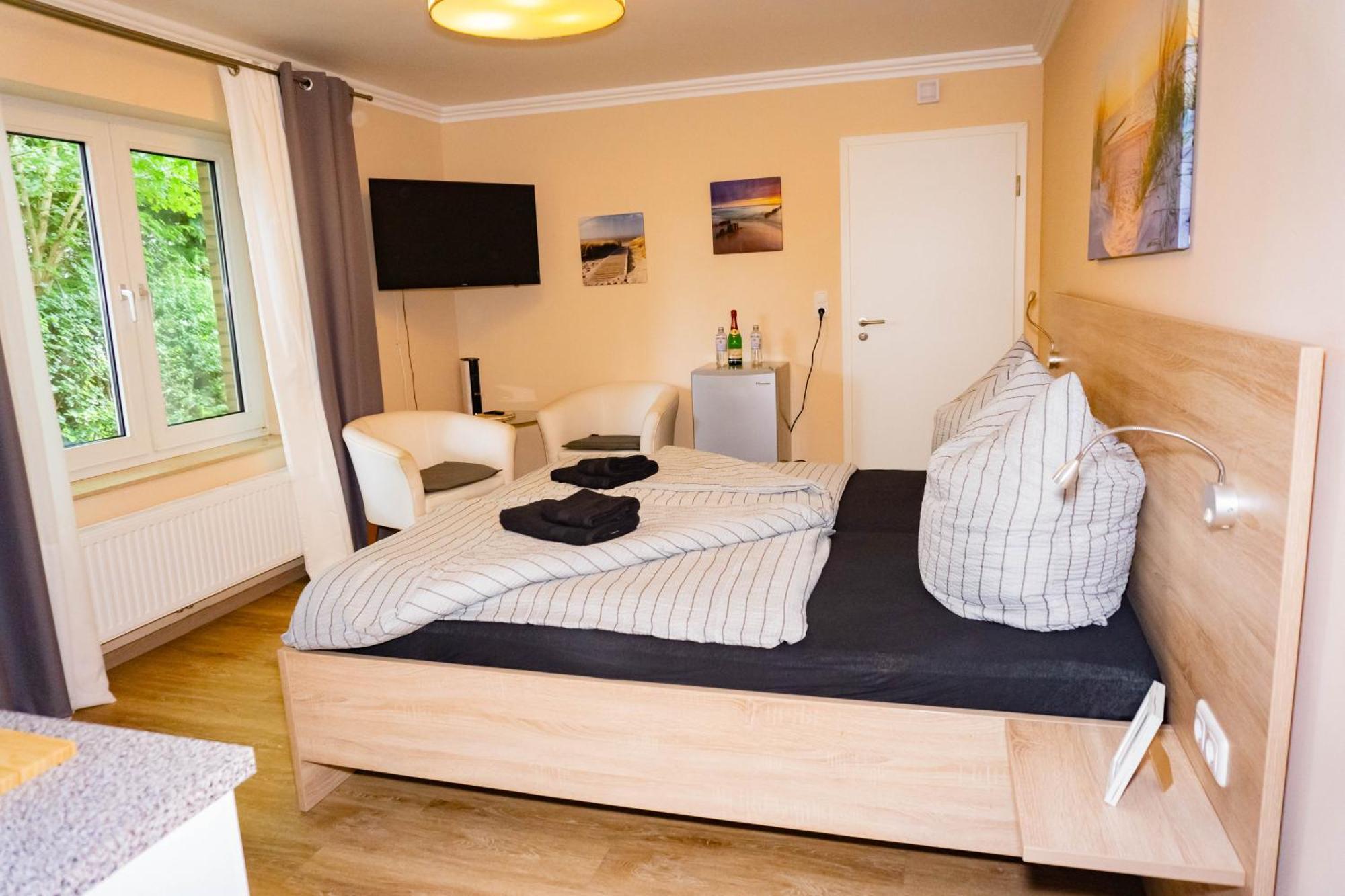 Haus Strandlust- Gemuetliches Studio Direkt Am Duemmer Apartment Lembruch Exterior foto